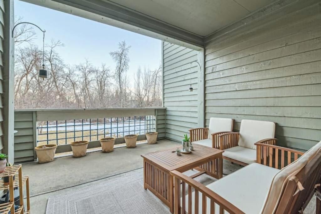Photo of Patio Balcony in Glenwood Grove - North Iris