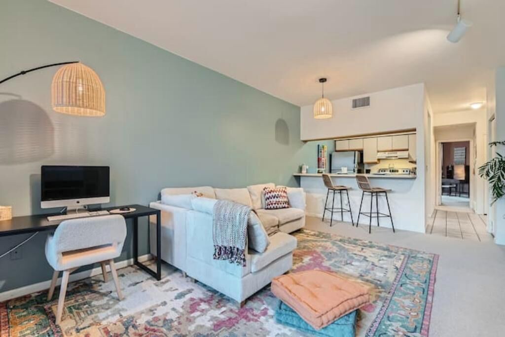 Photo of Livingroom in Glenwood Grove - North Iris