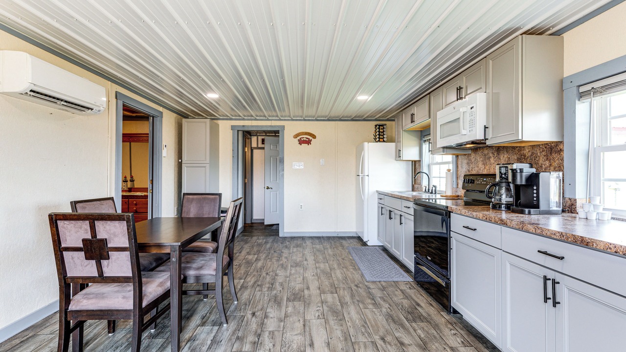 Photo of Kitchen in Avenue