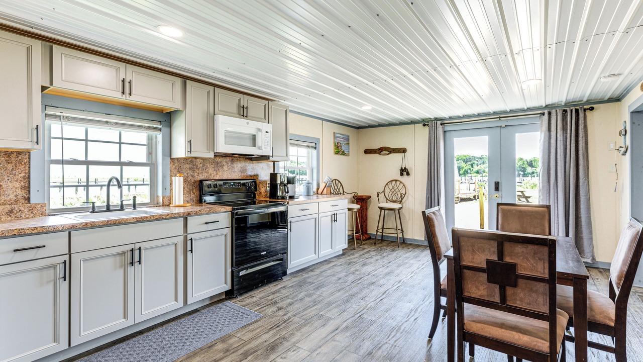 Photo of Kitchen in Avenue