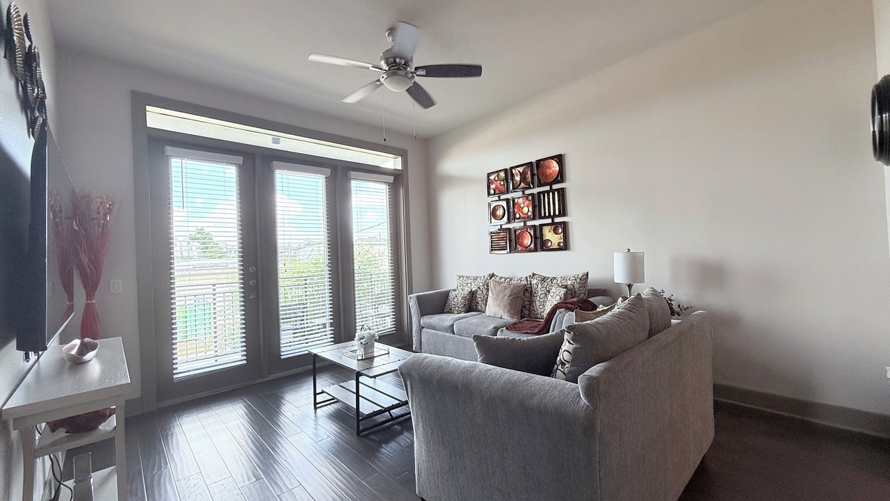 Photo of Livingroom in East Downtown Houston