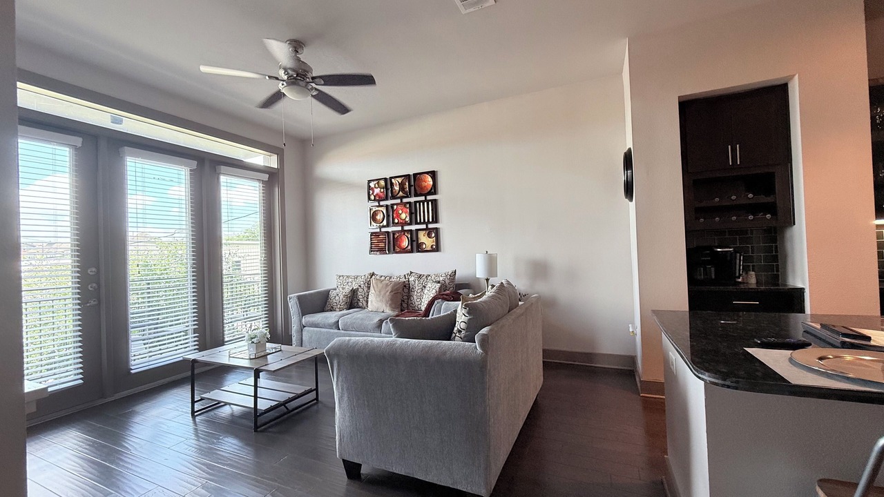 Photo of Livingroom in East Downtown Houston