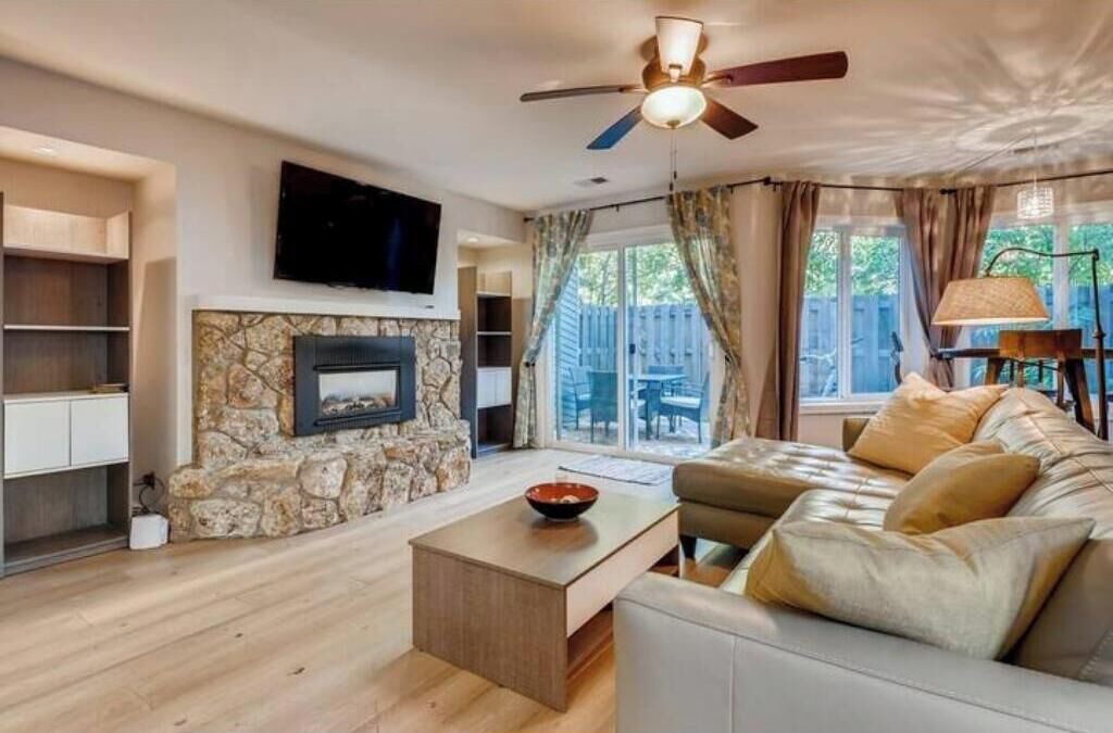 Photo of Livingroom in Whittier