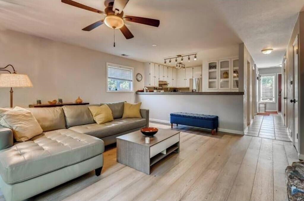 Photo of Livingroom in Whittier