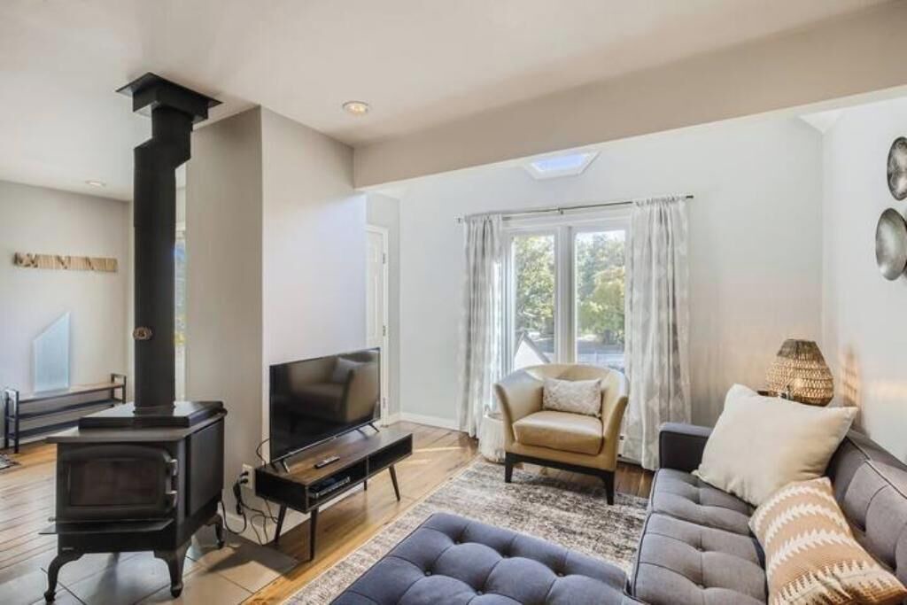 Photo of Livingroom in Central Boulder