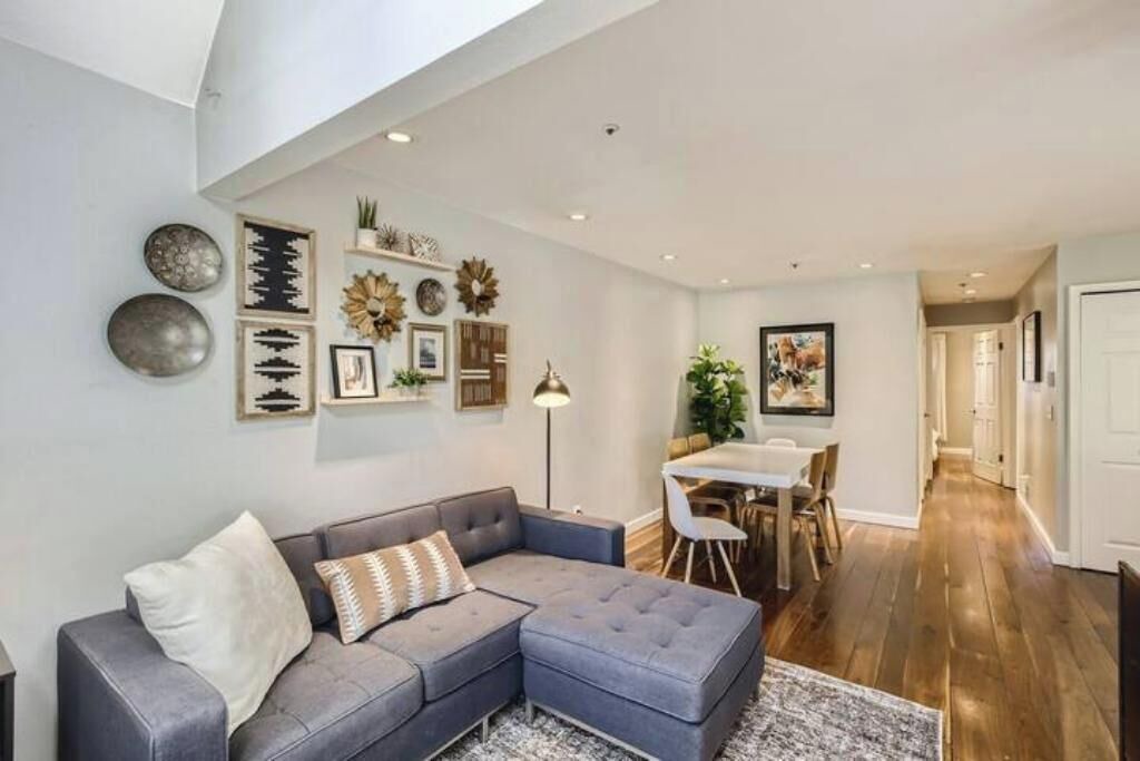 Photo of Livingroom in Central Boulder