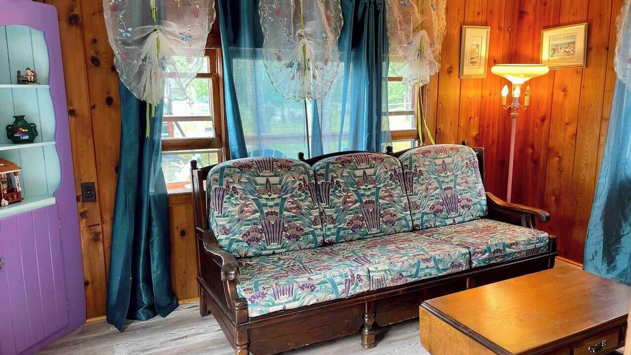 Photo of Bedroom in Beach Lake