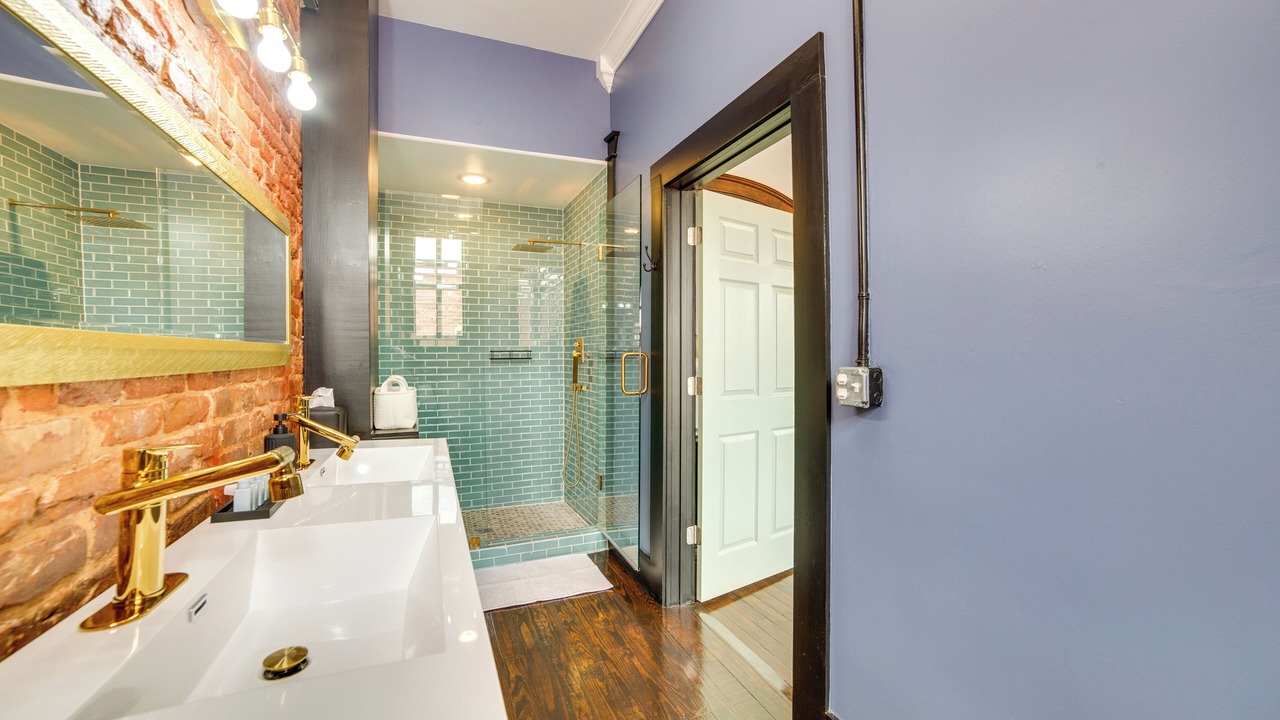 Photo of Bathroom in Marshall