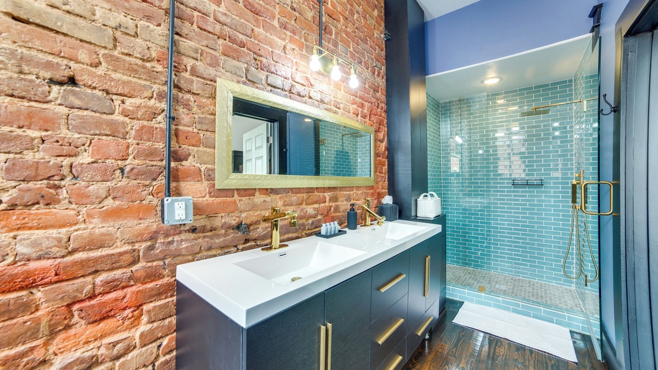 Photo of Bathroom in Marshall