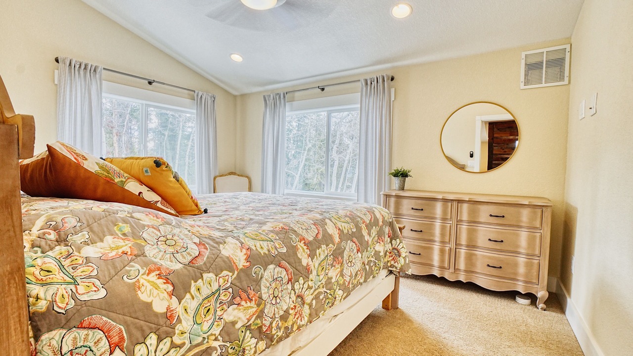Photo of Bedroom in Black Hawk