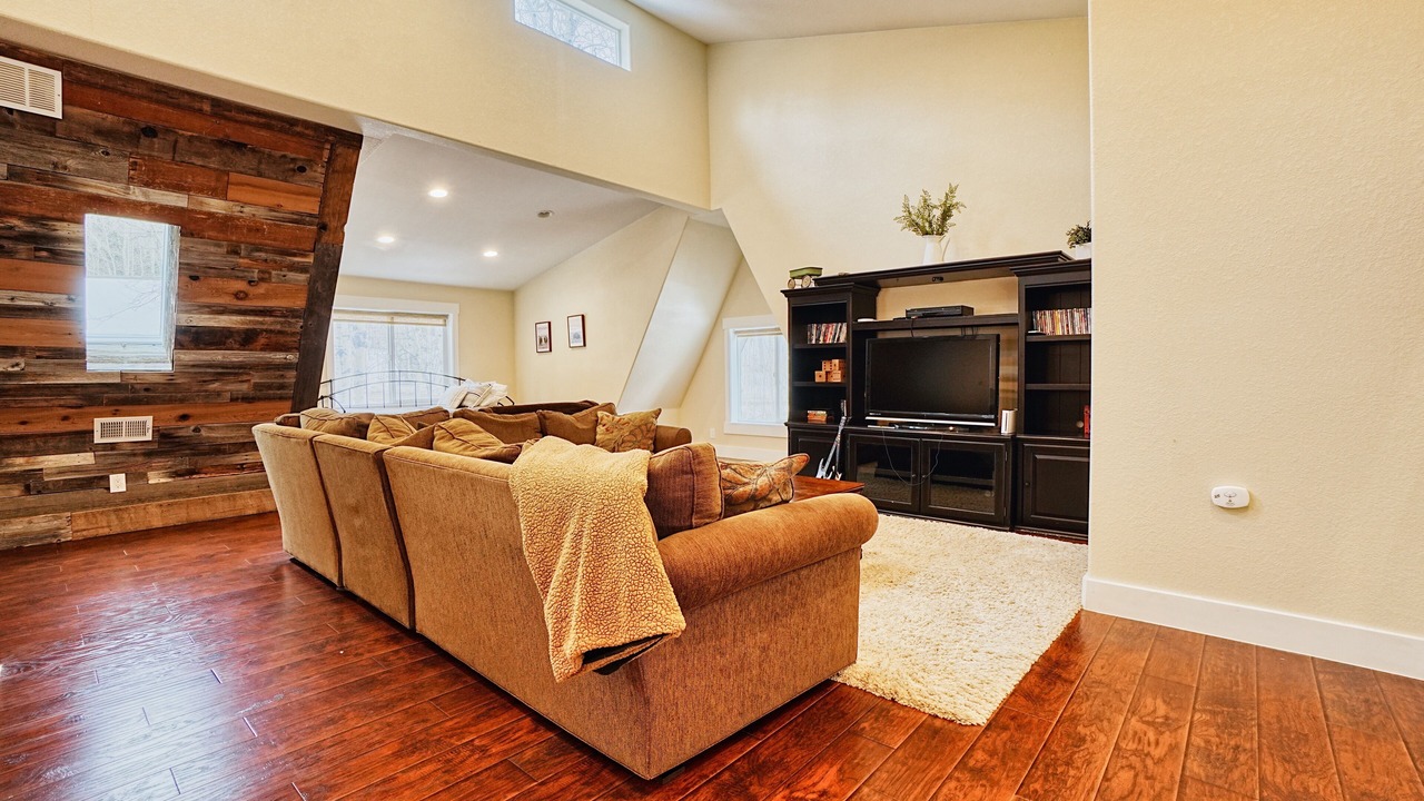 Photo of Livingroom in Black Hawk