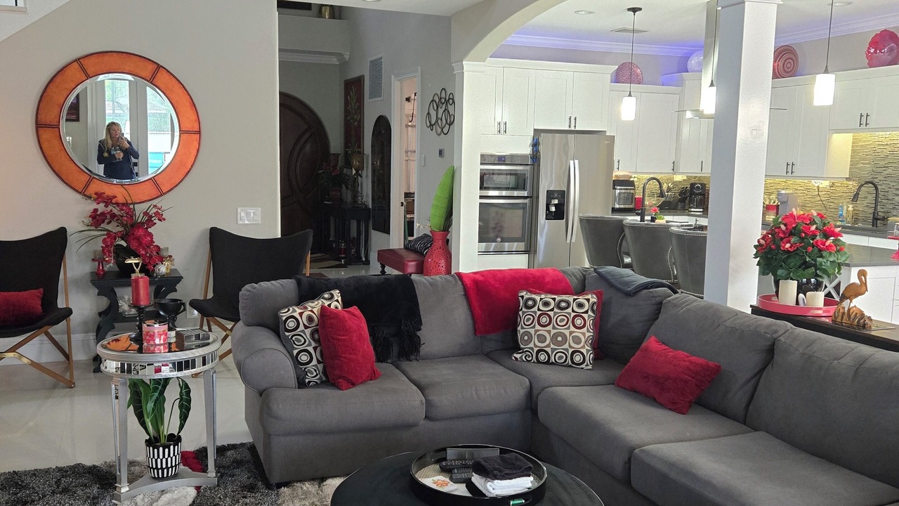 Photo of Livingroom in Central Naples