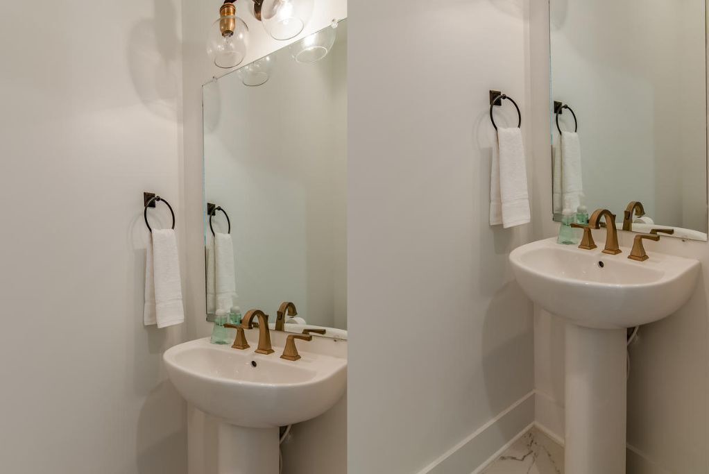 Photo of Bathroom in Shelby Hills
