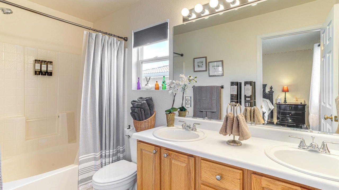 Photo of Bathroom in Green Valley Ranch