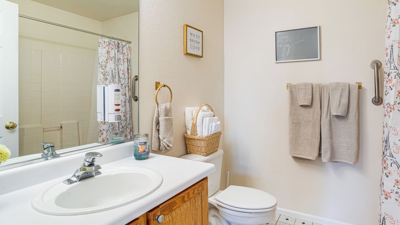 Photo of Bathroom in Green Valley Ranch