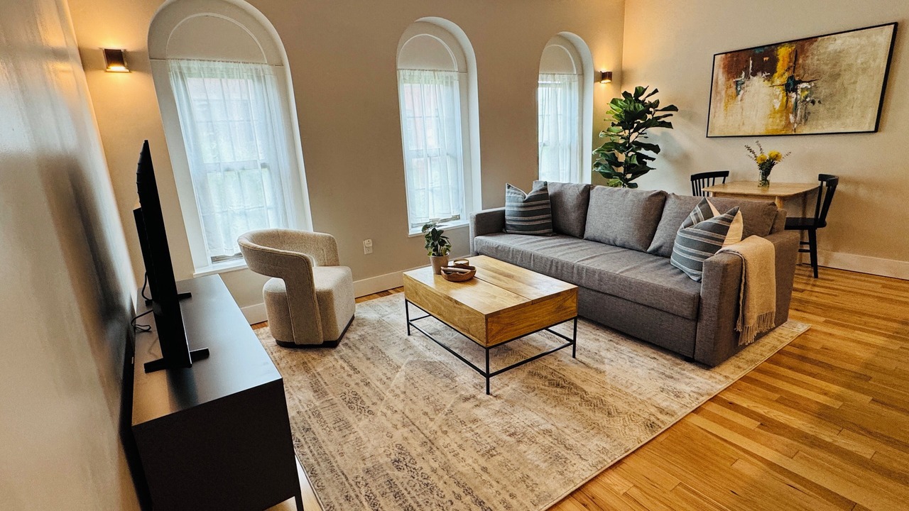 Photo of Livingroom in Old West Side