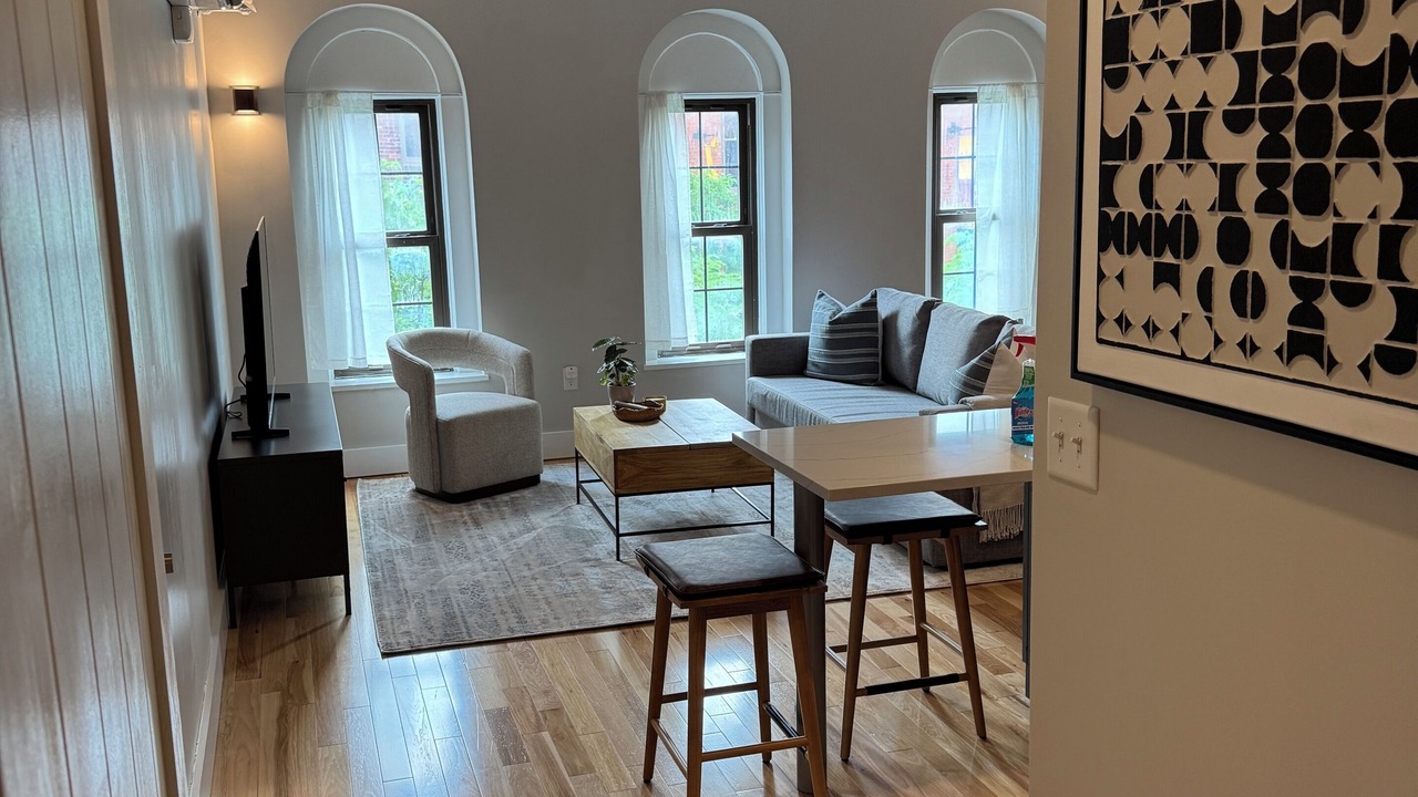 Photo of Livingroom in Old West Side