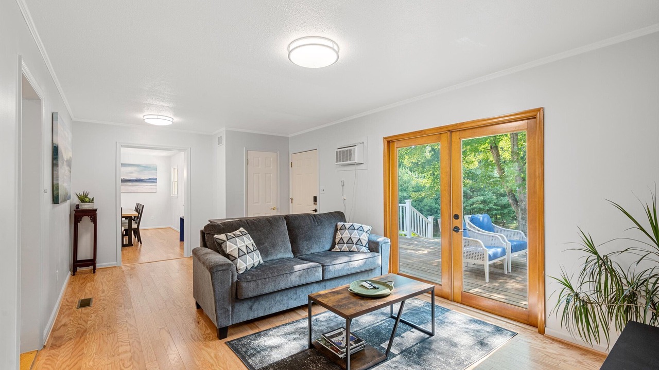 Photo of Livingroom in Boyce