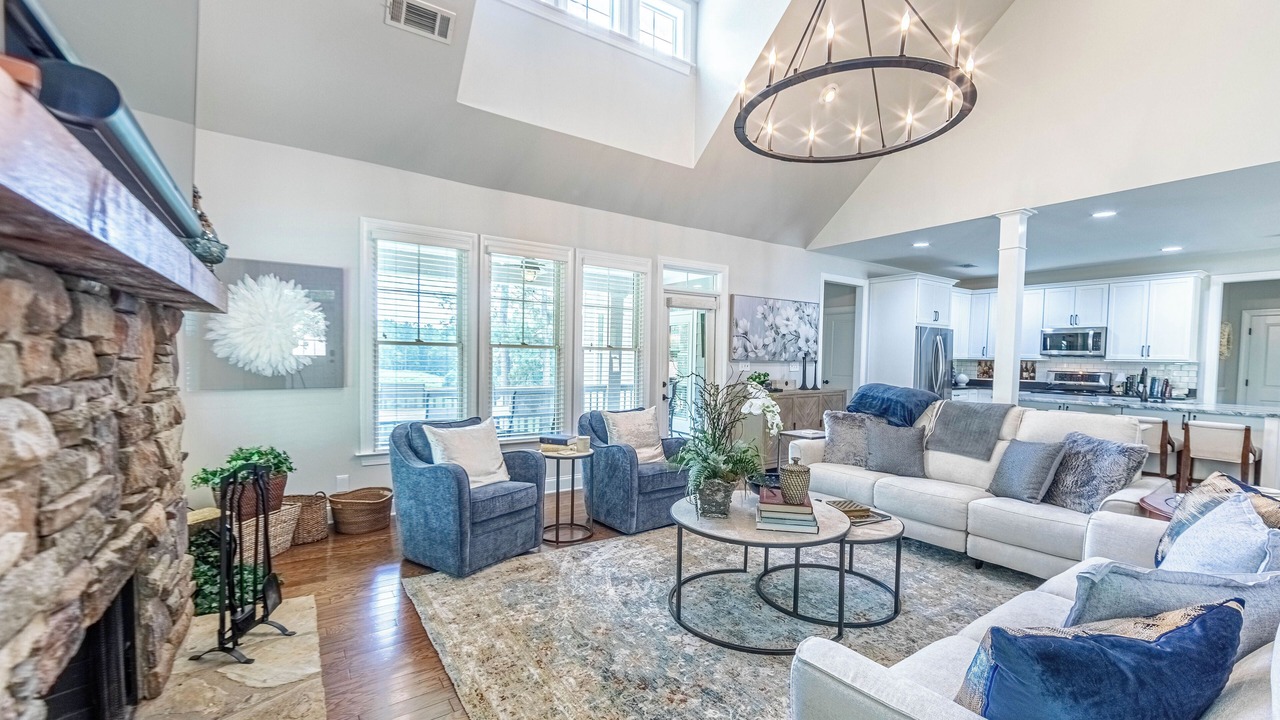 Photo of Livingroom in Reynolds Landing