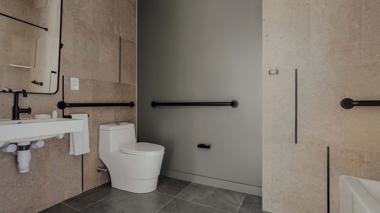 Photo of Bathroom in Logan Square