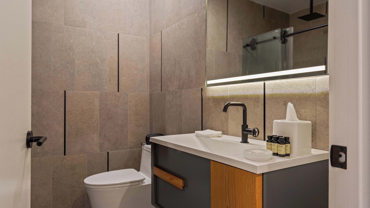 Photo of Bathroom in Logan Square