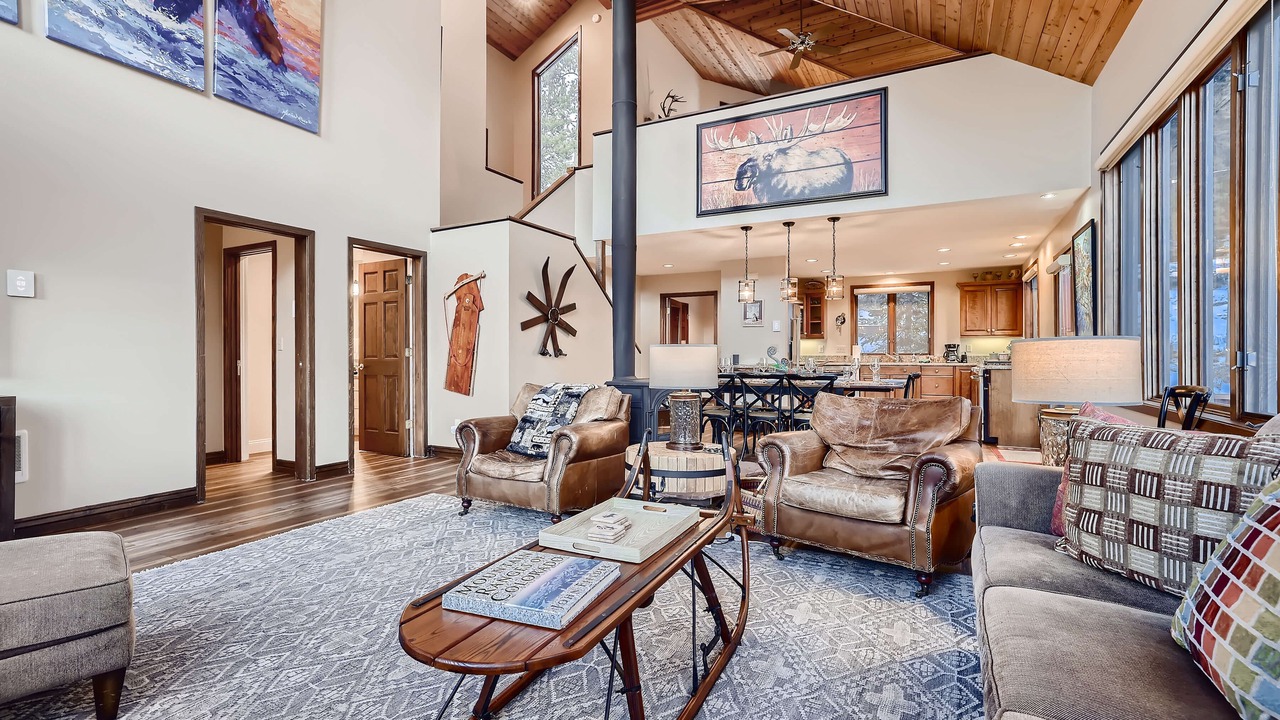 Photo of Livingroom in Forest Hills