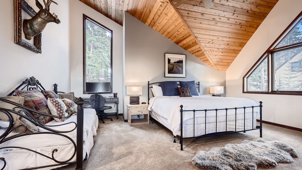 Photo of Bedroom in Forest Hills
