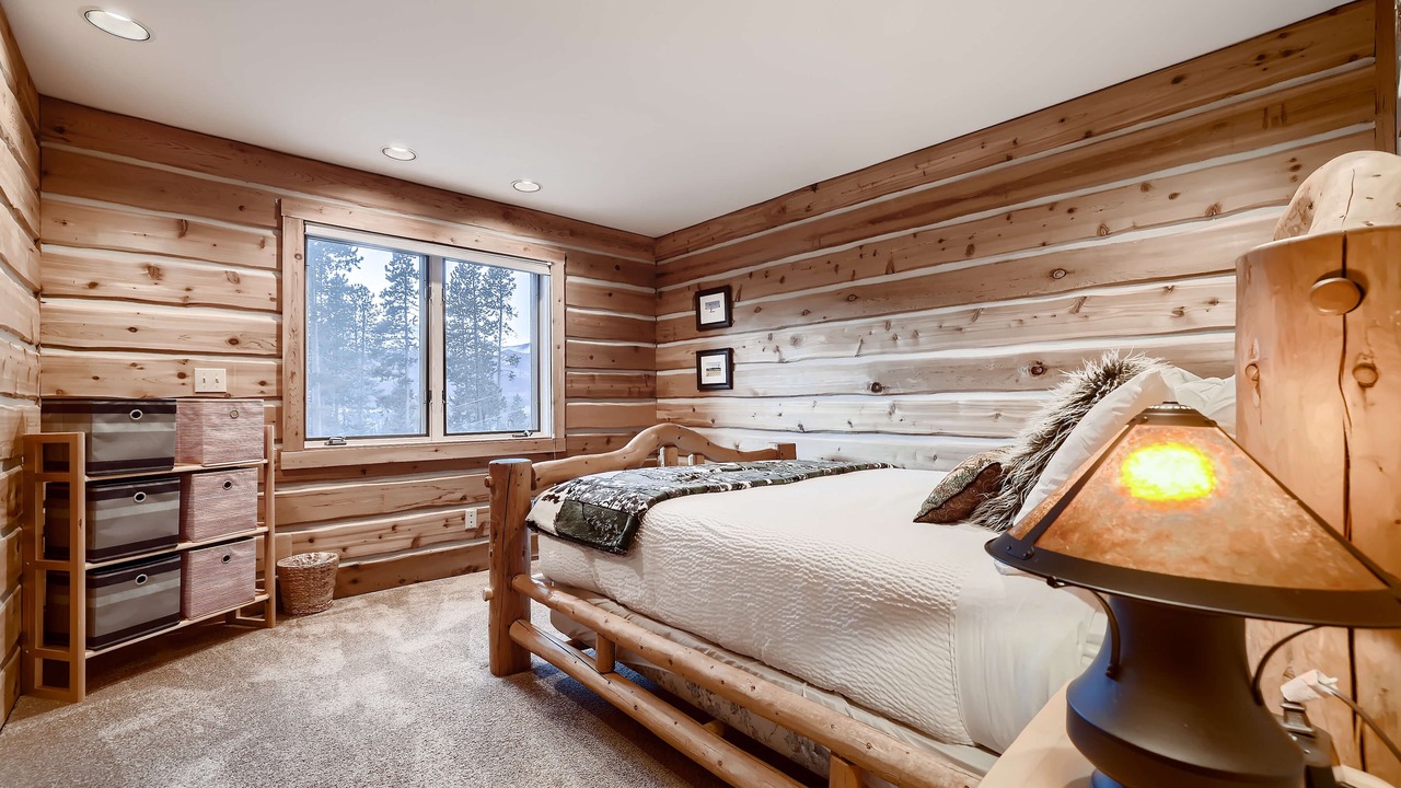 Photo of Bedroom in Forest Hills