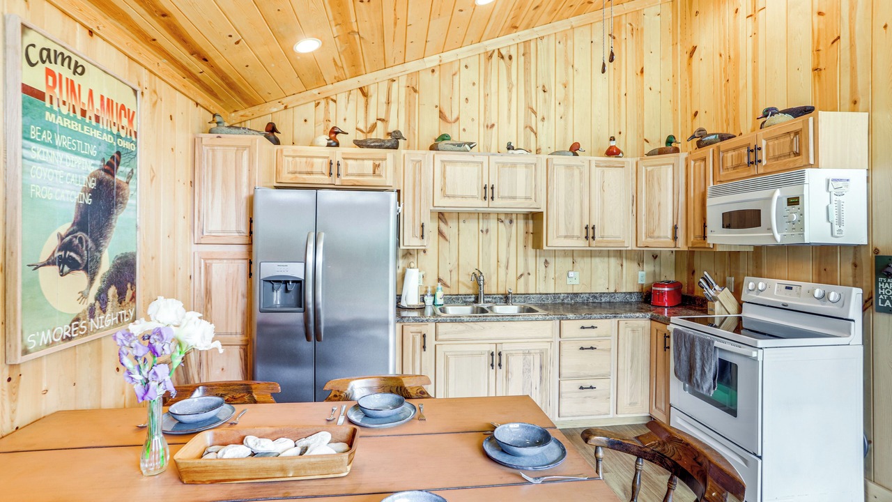 Photo of Kitchen in Kelleys Island