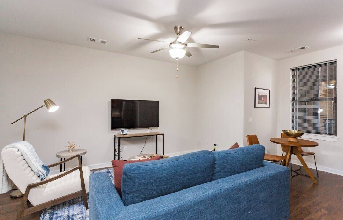 Photo of Livingroom in Hillsboro Village