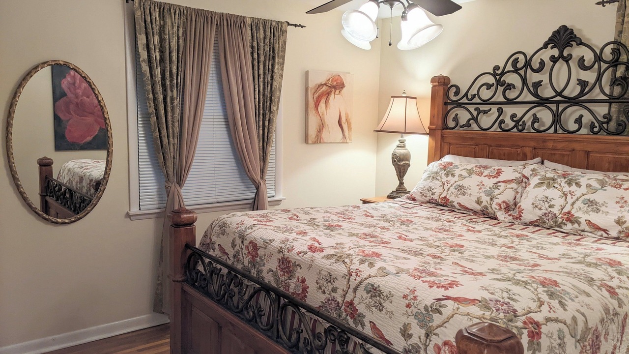 Photo of Bedroom in Green Hill