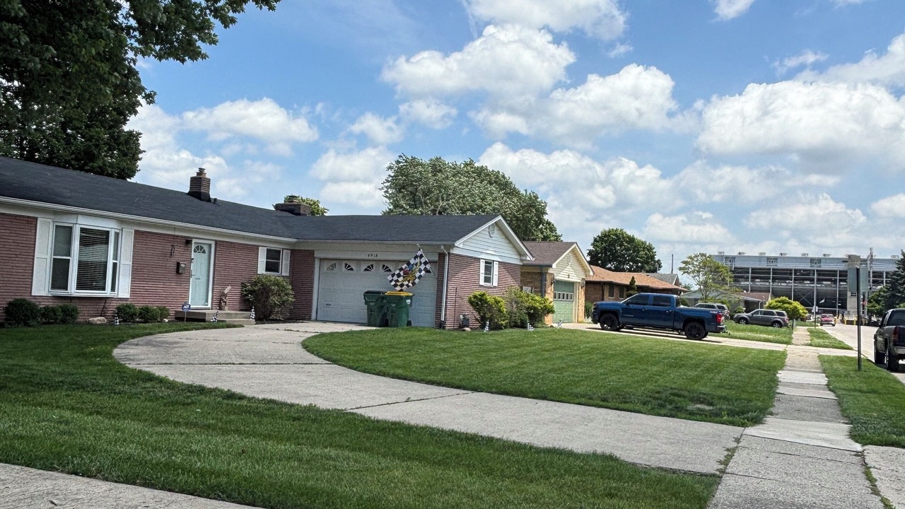 Photo of Outdoor in Speedway