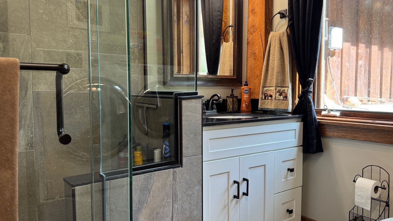 Photo of Bathroom in Black Hawk