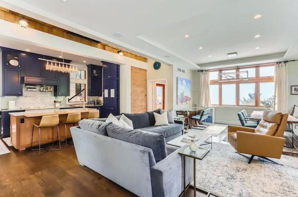 Photo of Livingroom in Downtown