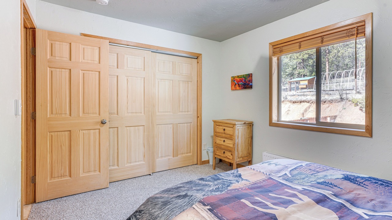 Photo of Bedroom in Pine