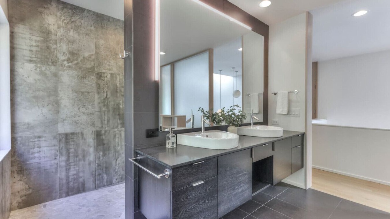 Photo of Bathroom in Brentwood