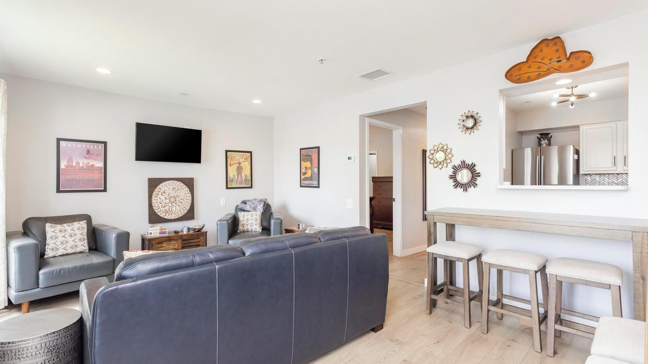 Photo of Livingroom in North Capitol