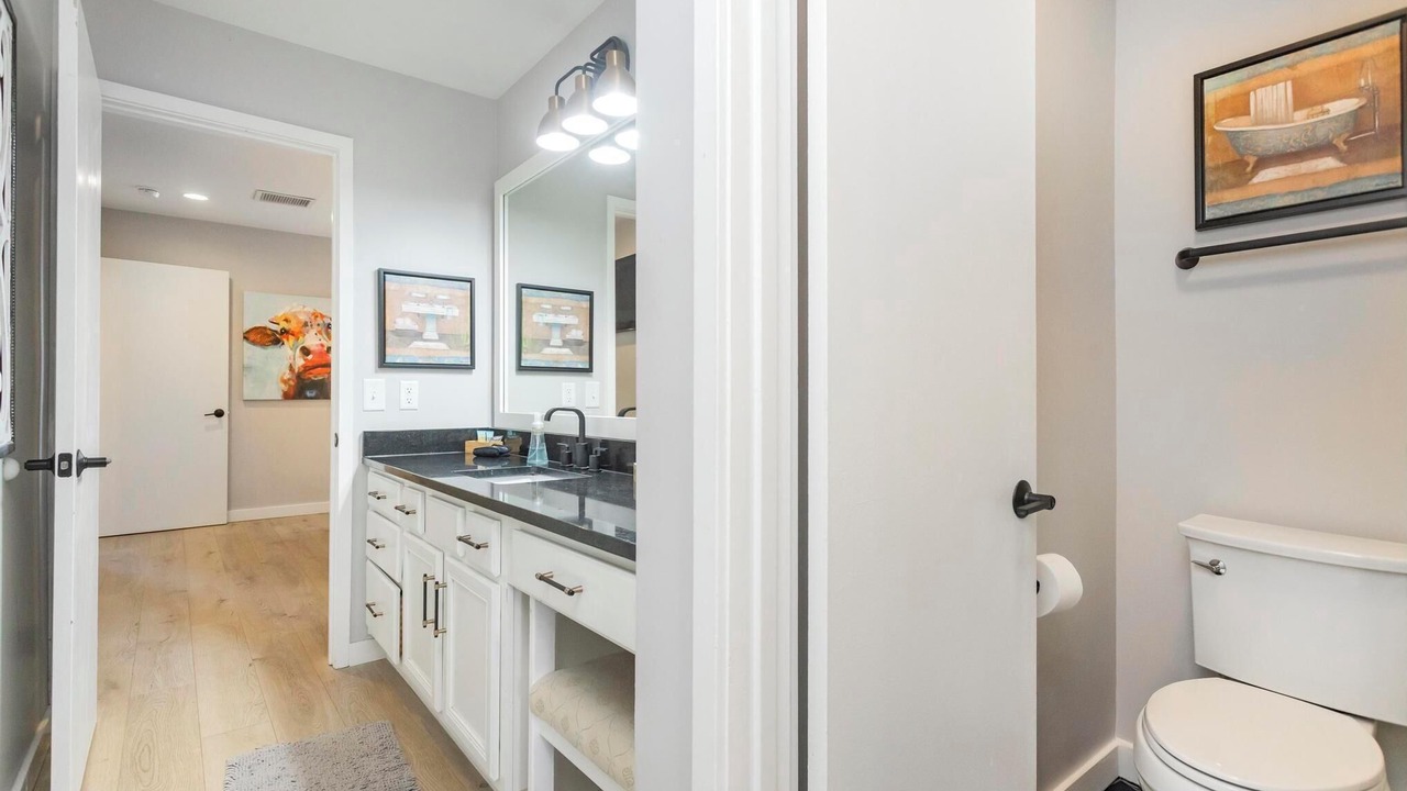 Photo of Bathroom in North Capitol