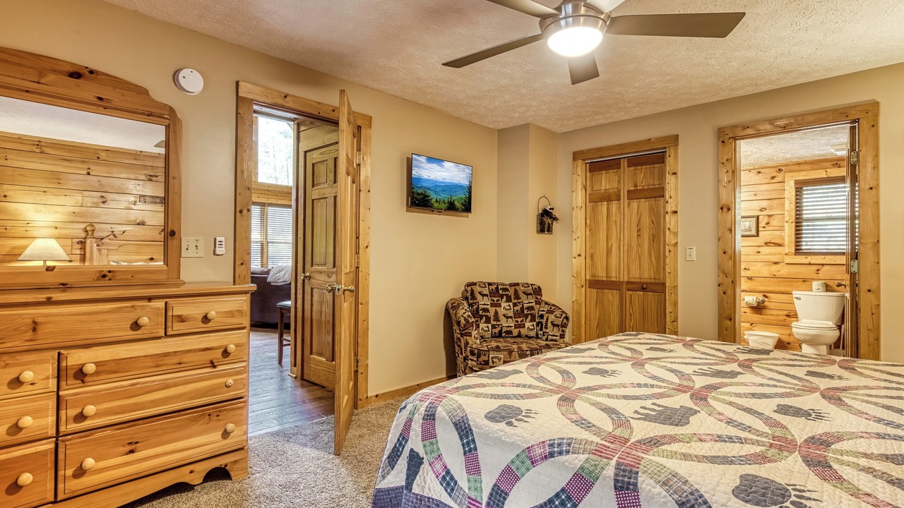 Photo of Bedroom in Black Bear Falls