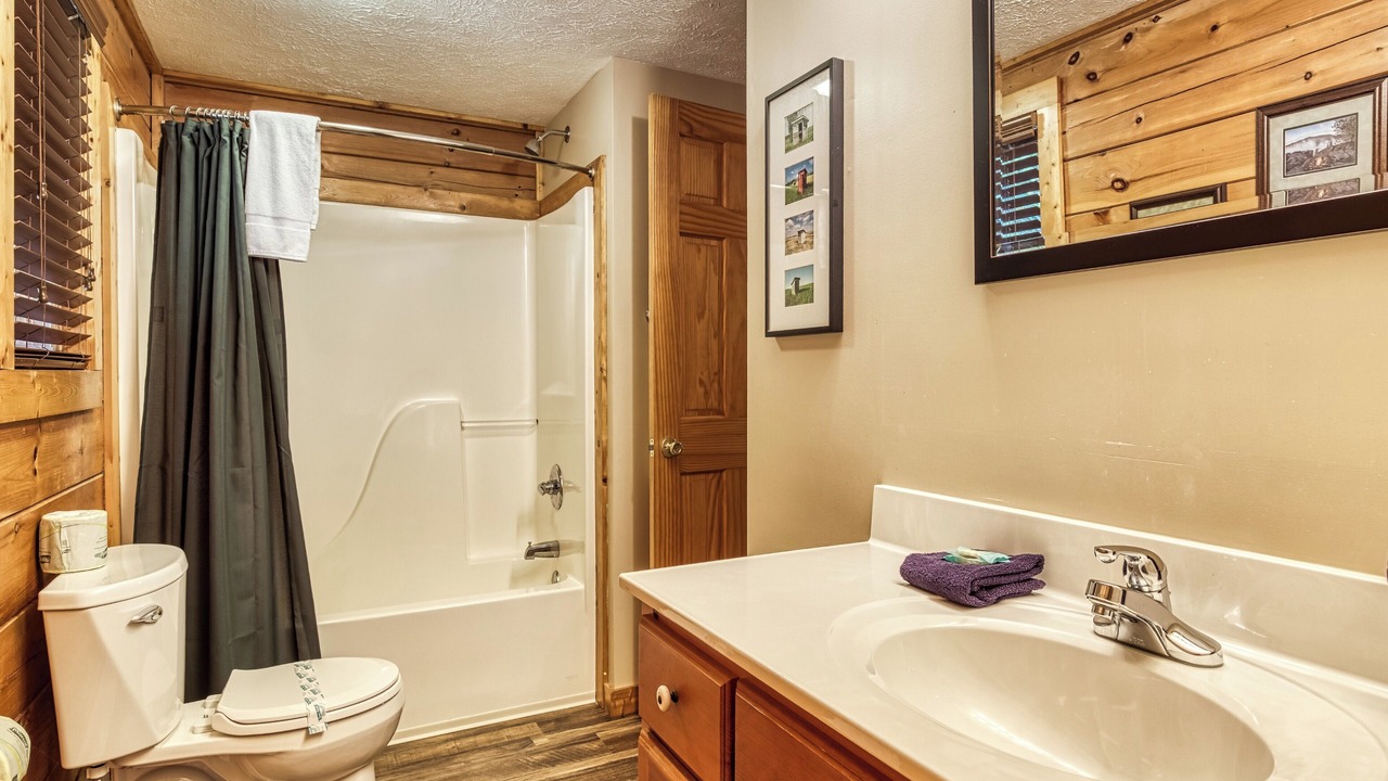 Photo of Bathroom in Black Bear Falls