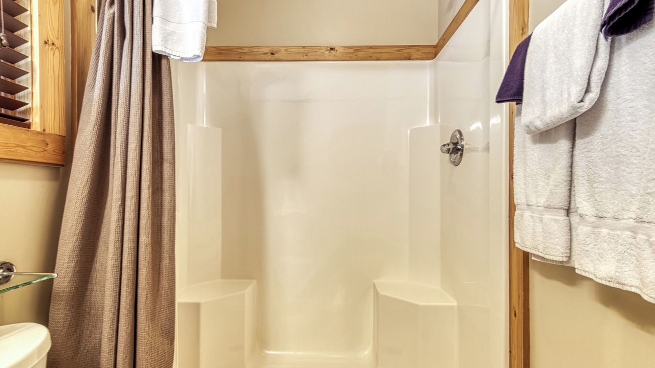 Photo of Bathroom in Black Bear Falls
