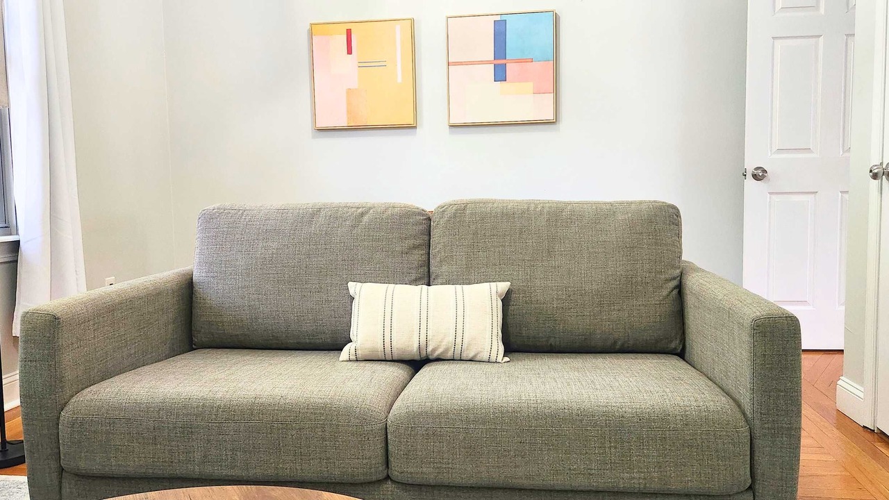 Photo of Livingroom in College Hill