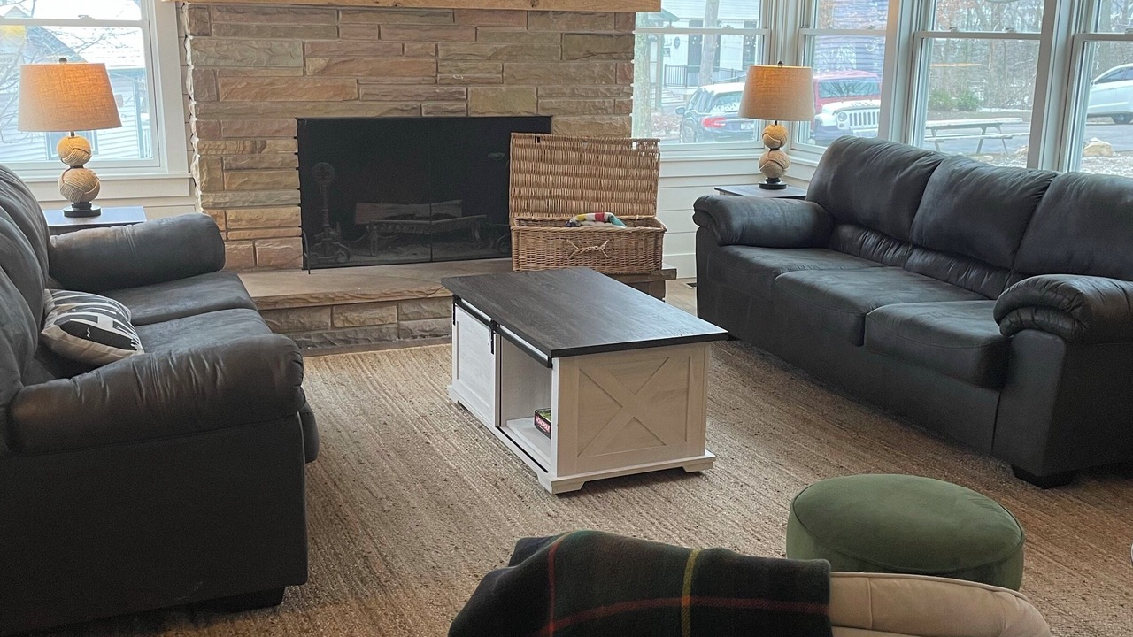 Photo of Livingroom in Williams Bay