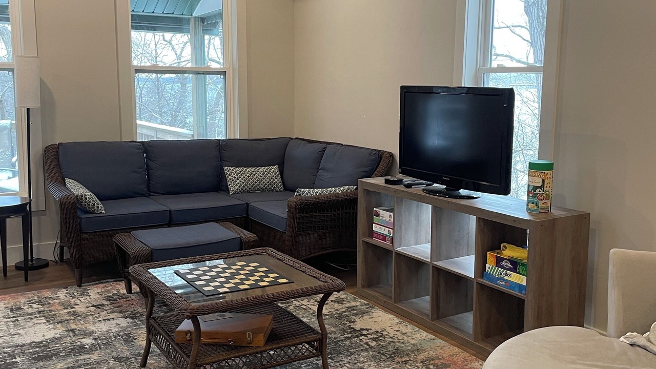 Photo of Livingroom in Williams Bay