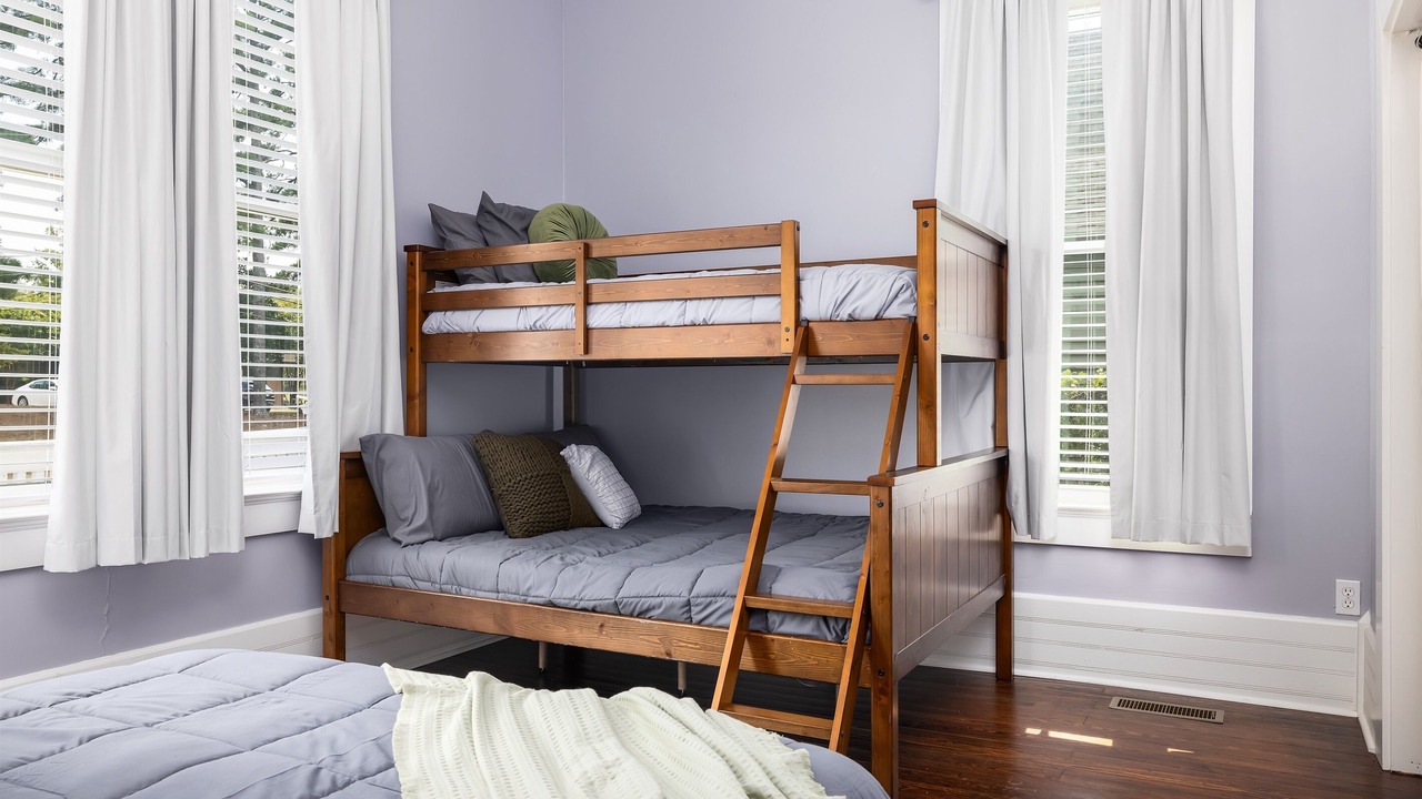Photo of Bedroom in Forest Park