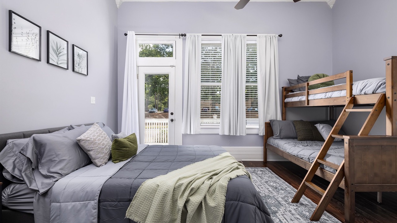 Photo of Bedroom in Forest Park