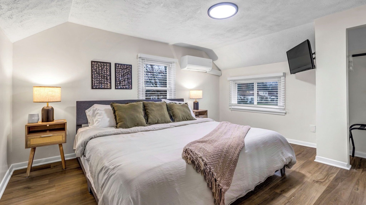 Photo of Bedroom in Berea