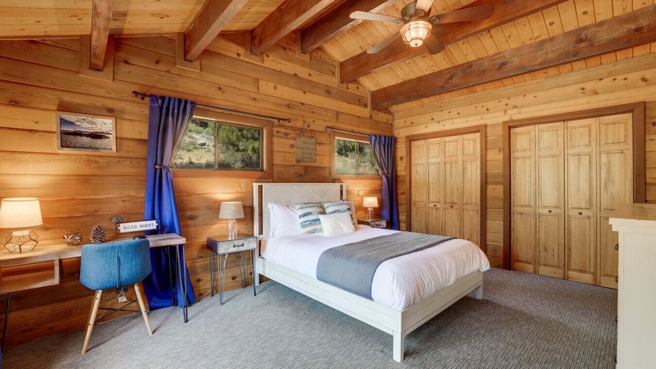 Photo of Bedroom in Lincoln Park