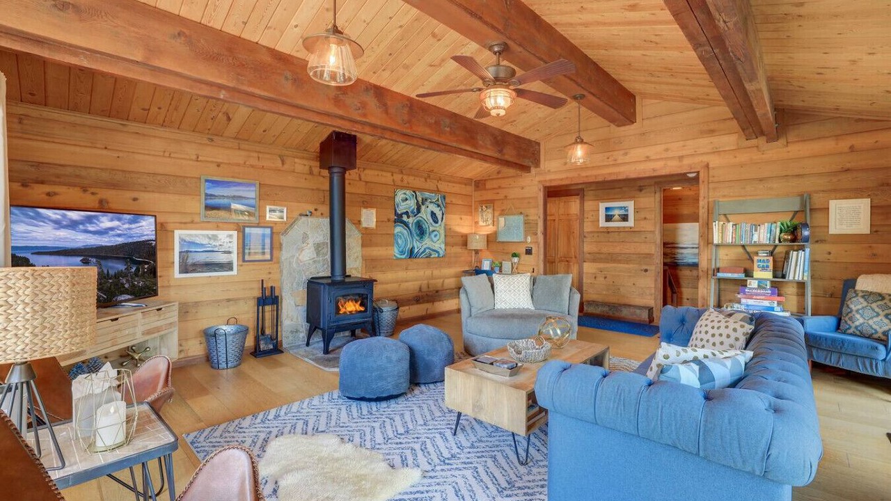 Photo of Livingroom in Lincoln Park