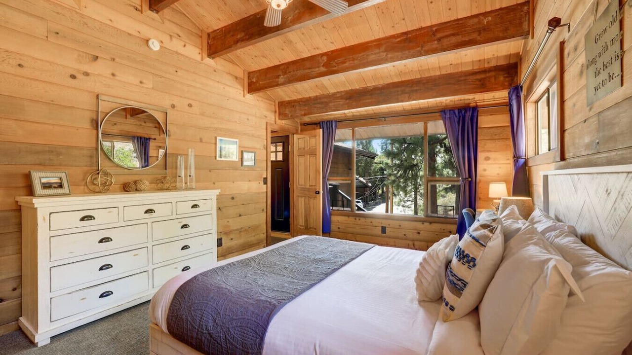 Photo of Bedroom in Lincoln Park